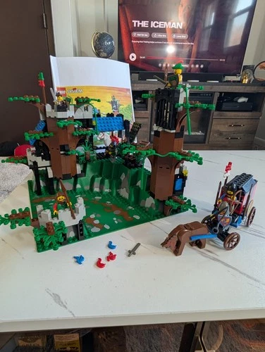Vintage LEGO Castle 6079 Dark Forest Fortress Complete