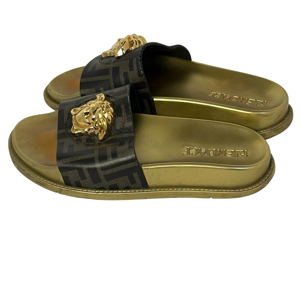 VERSACE x FENDI FENDACE 尺寸 EU 35 一脚蹬泳池滑梯 Vitello 小牛皮革金色 — 第 3/4 张图片