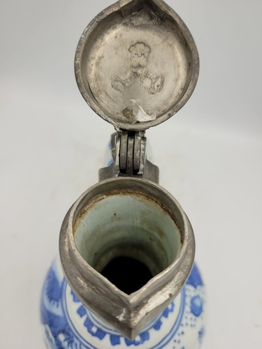 Jarra barroca de loza de cuello estrecho con tapa de estaño, antigua siglo XVIII - Imagen 11 de 17
