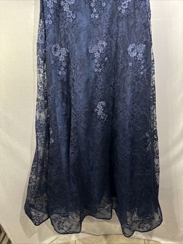 NUEVO CON ETIQUETAS $619 Vestido La Femme [14] Cuello en V 3/4 Bordado Encaje Línea A Azul Marino S1711 - Imagen 12 de 16