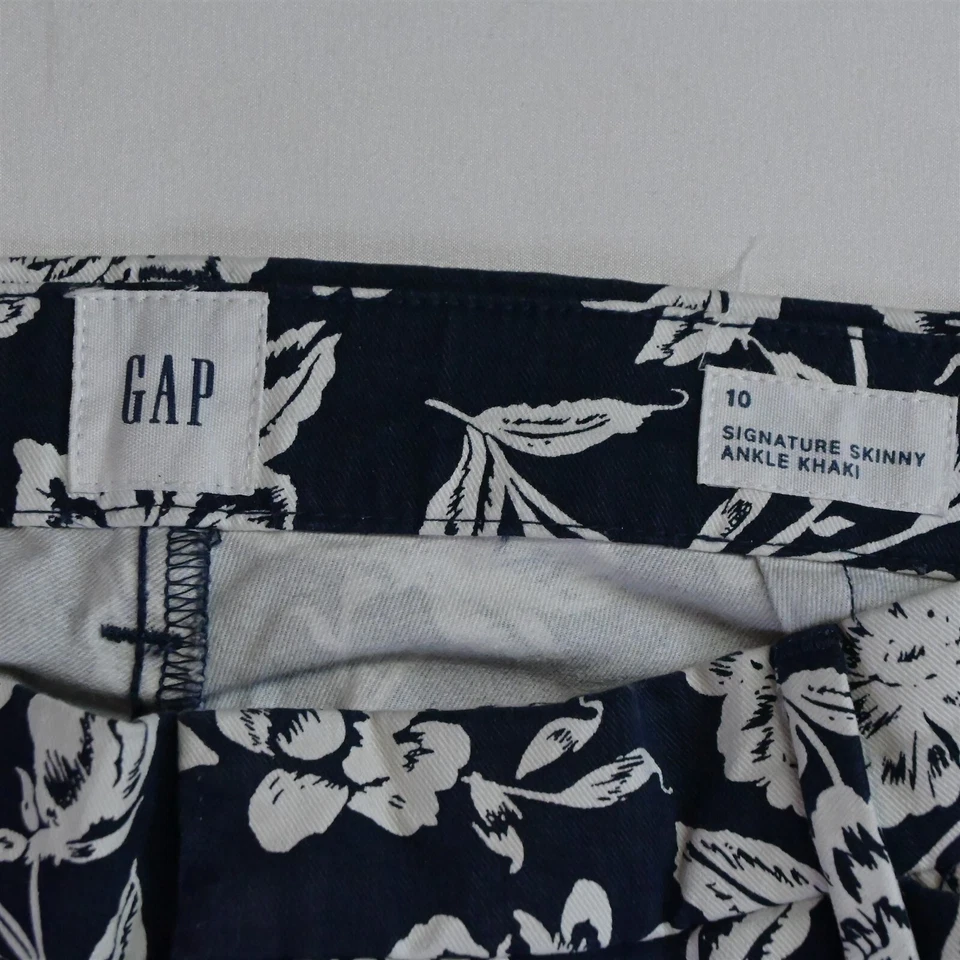 Pantalones de vestir elásticos al tobillo ajustados firma floral azul marino Gap 10 Foto 3 de 4