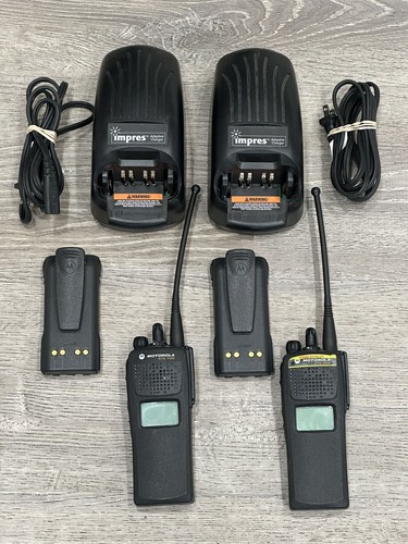 *Set of 2* Motorola XTS 1500 2-Way Radios IMPRES Charger *Not Working/For Parts*