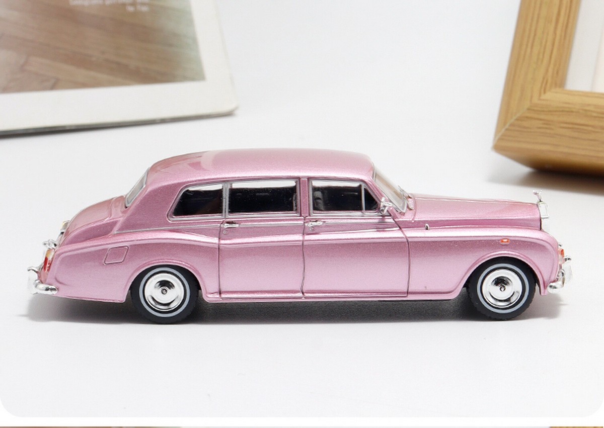 DCM 1/64 Scale Rolls-Royce Phantom VI Pink Diecast Car Toy