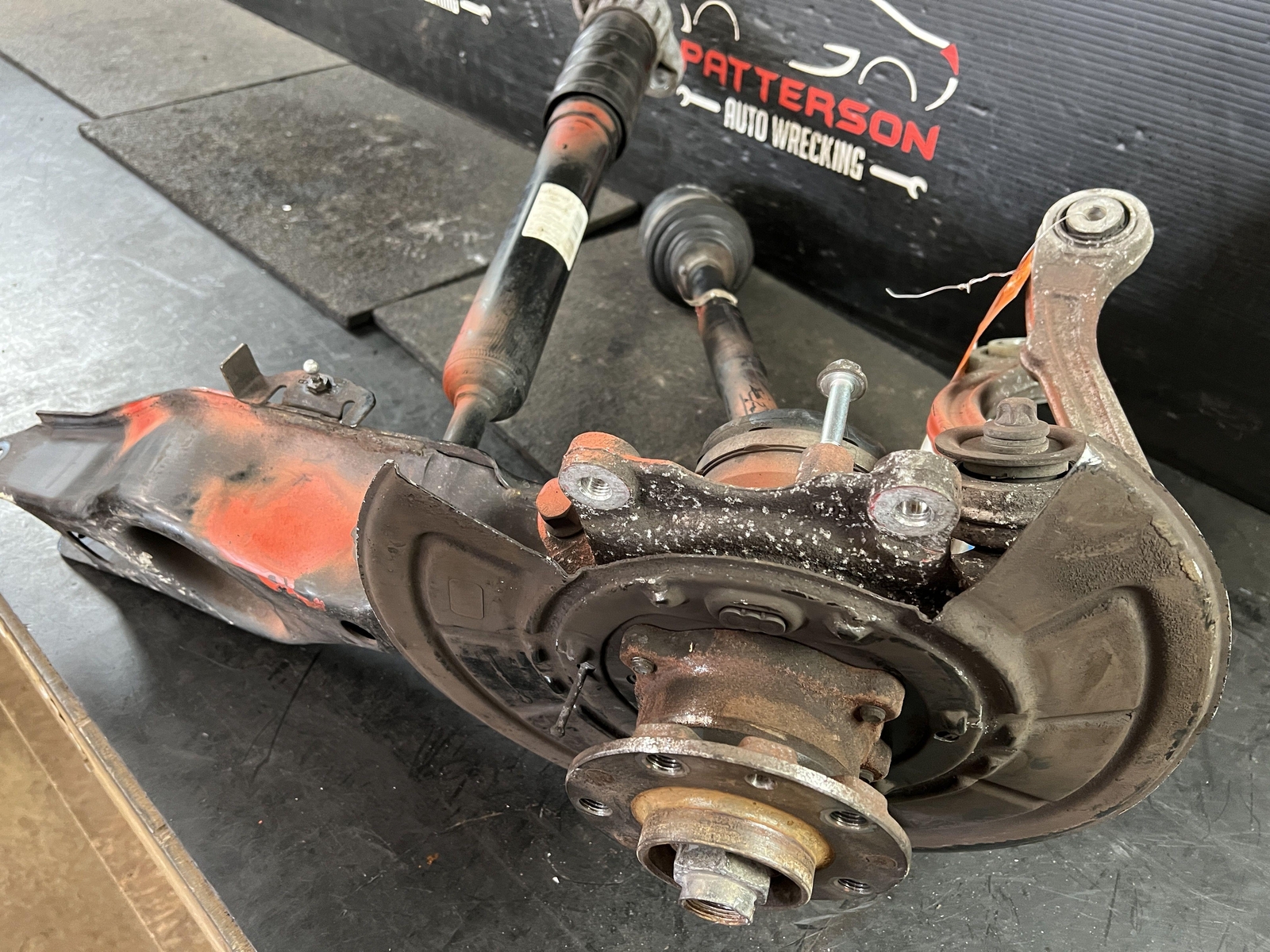 14-17 MASERATI GHIBLI REAR RIGHT KNEE KNUCKLE SPINDLE SUSPENSION W/ CV AXLE SQ4