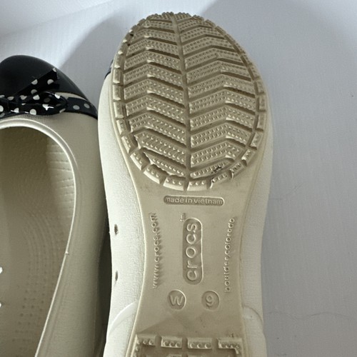 Crocs Cap Toe Bow Ballerinas Damengröße 9 Rockabilly schwarz Stuckpunkte entspannt - Bild 18 von 18