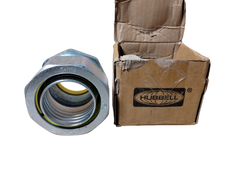 NEW IN BOX HUBBELL RACO 3520 2-1/2" Straight Liquidtight Insulated Connector - Image 2 of 4