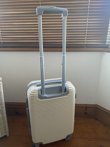 4 Wheel Hard Shell Cabin Suitcase - 第 4/6 張圖片