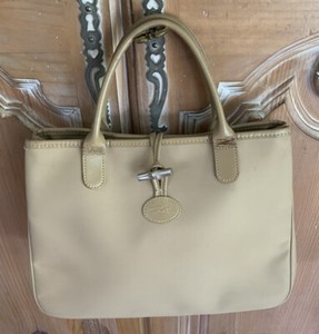 longchamp beige bag