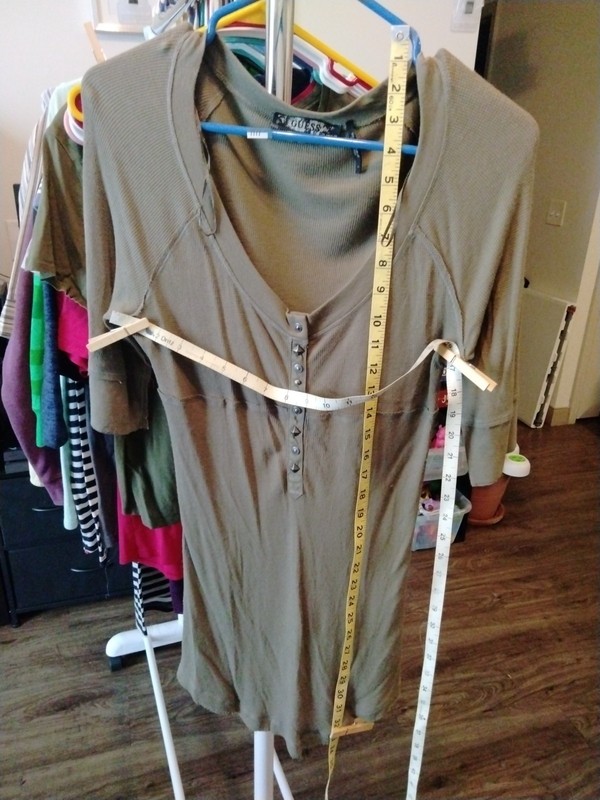GUESS Los Angeles Woman's Long T-Shirt, Green, Size L