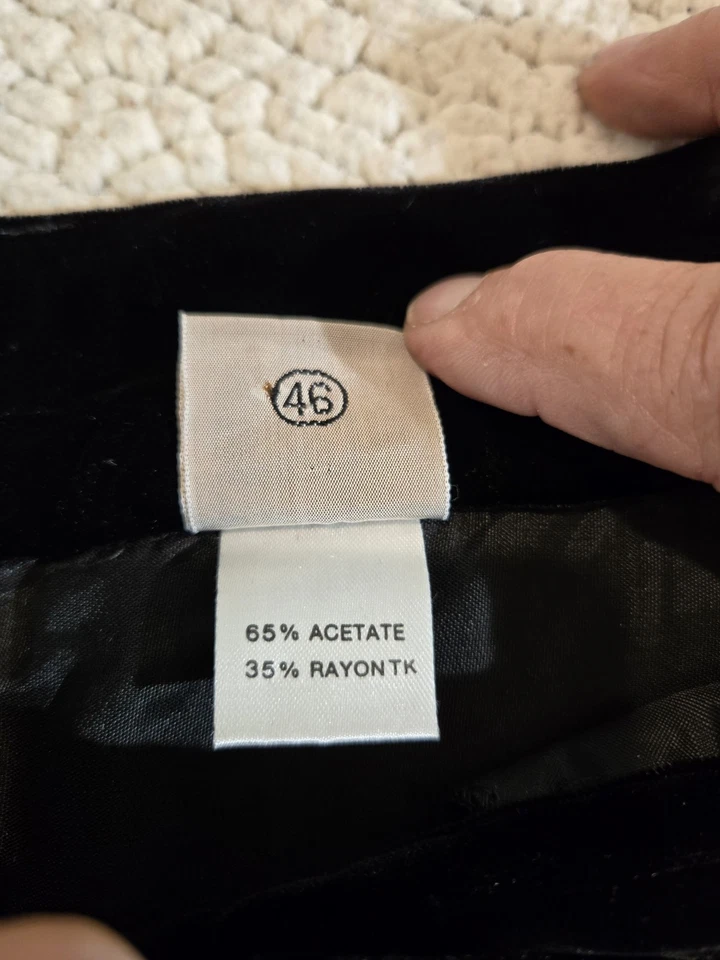 Falda de Terciopelo Negra Krizia De Colección Hecha en Italia Para Mujer Talla 14 Usada en Excelente Condición Diseñador Lujo Foto 2 de 4