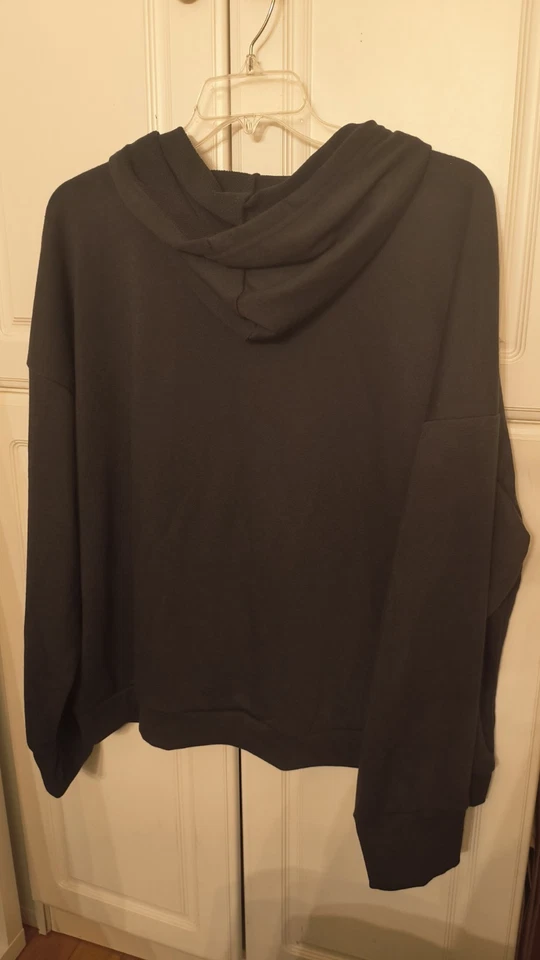 NUEVO CON ETIQUETAS $104 Bebe Mujer’s Sudadera con Capucha Recortada Logo Talla 3X Negra (B4 Foto 2 de 4