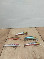 Lot Of 5 Shallow Run Minnow Crankbaits. 3in. Various Colors Unbranded