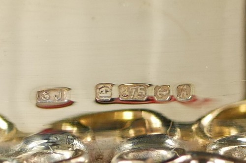 Large 9ct Gold Fully Hallmarked Shell Cameo of a Pretty Lady Lovely Setting - Picture 6 of 6