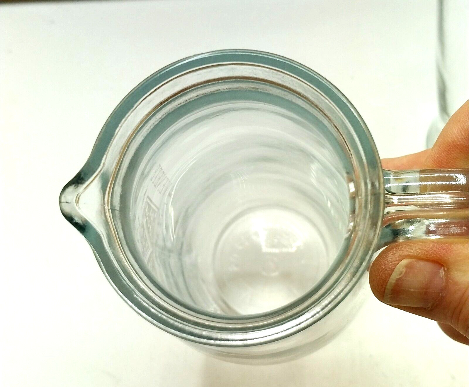 Set of 2 Sizes Venete Vigne Italian Red Wine Carafes Jugs Clear Glass W/Handles