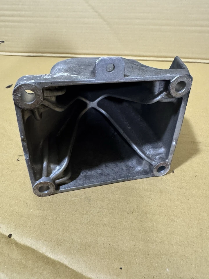 AUDI Q7 2007-2010 LADO DERECHO PASAJERO MOTOR SOPORTE MONTAJE 022 199 308 Foto 3 de 4