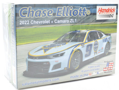 Salvino JR Models ''KBB.COM'' Chase Elliot 2022 Camaro ZL1 Nascar 1/24 Car Kit