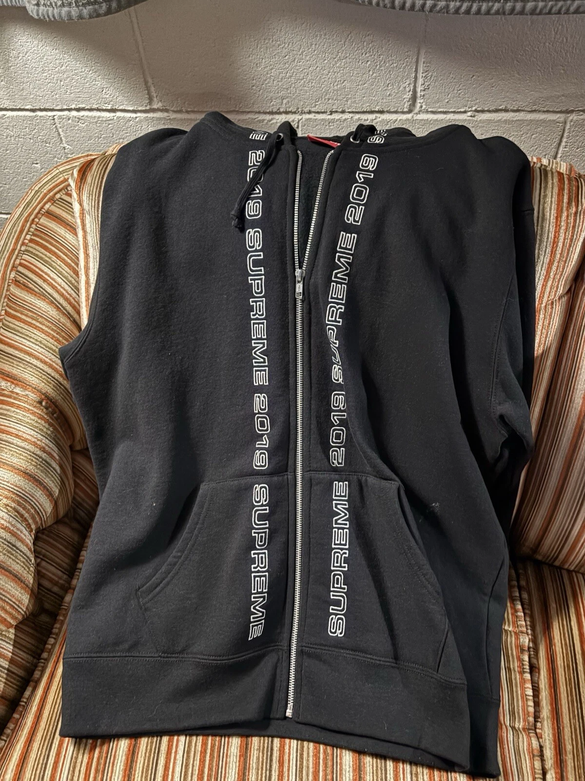 Sweat à capuche Supreme Large Zip 2019 NYC Noah Carpet Company Rare 