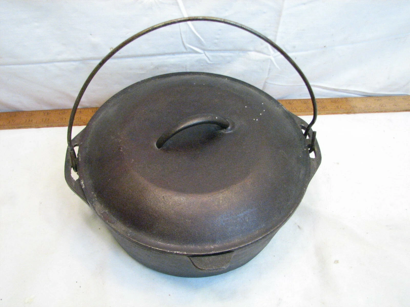 Lodge Cast Iron Dutch Oven 10-1/4" USA D1 8DO 5 Qt w/Lid/Bail