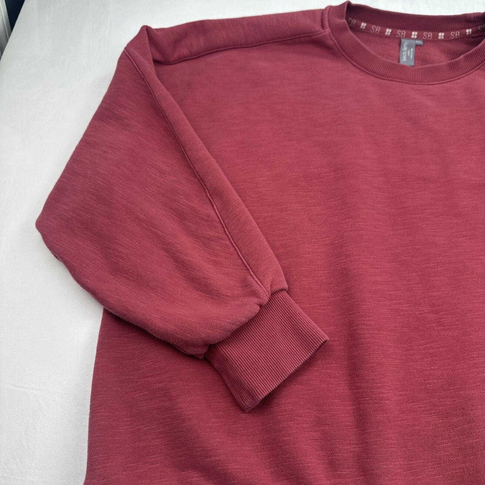sweaty-betty pullover crewneck dark maroon sweatshirt
