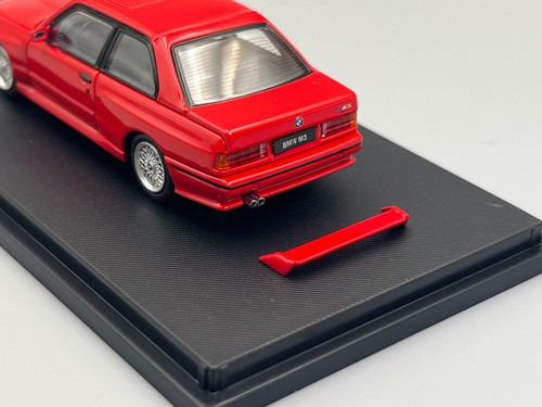 Modellino mortale BMW E30 M3 Sport Evolution rosso scala 1/64 con custodia - Foto 16 di 21