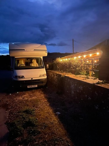 Motorhome - Picture 4 of 11