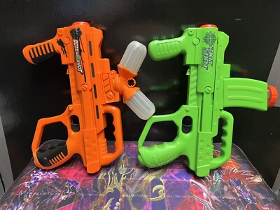 RARE 2004 SNOT SHOT SHOOTER YOU VS YOUR TOYS GLOWS IN THE DARK