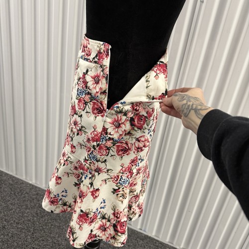 White House Black Market Women’s Pink Floral Pencil Skirt Size 0 - Picture 4 of 8