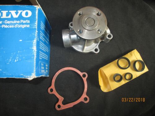 VOLVO  B16, B18, B20 WATER PUMP GENUINE  ORIGINAL NEW OLD STOCK FITS 1975 & DOWN - Picture 1 of 5