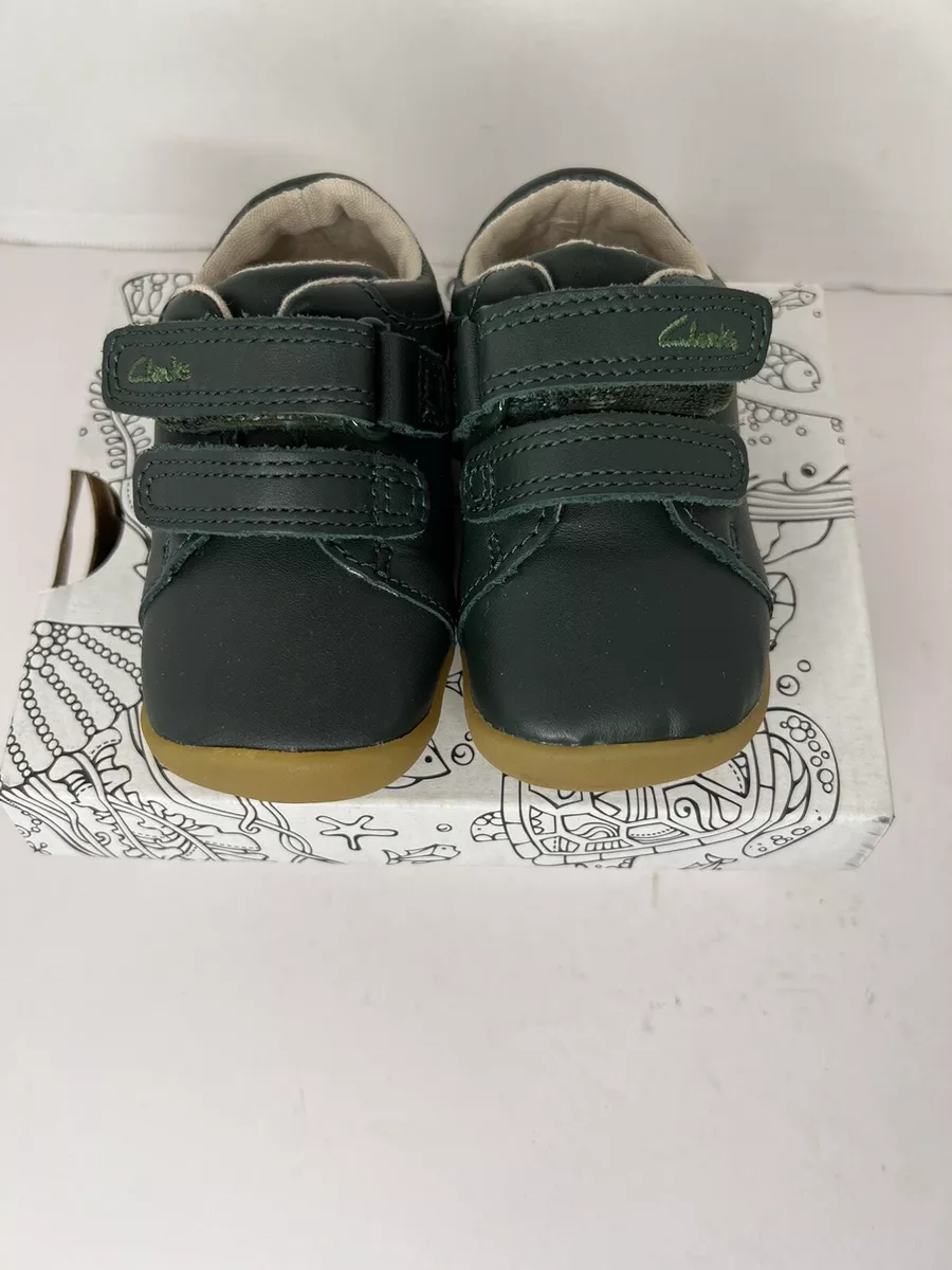 Clarks size 3 store baby shoes