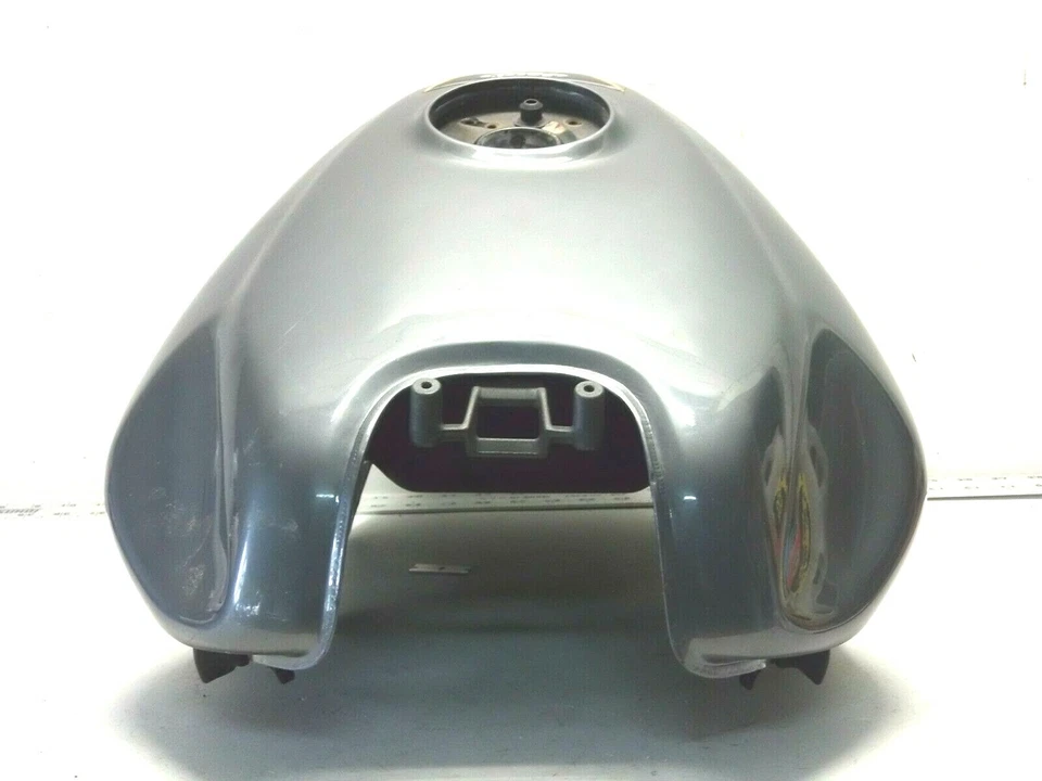Tanque de gasolina genuino Ducati plata oscura ST2 ST3 ST3 ST4 ST4S necesita pintura Foto 2 de 4