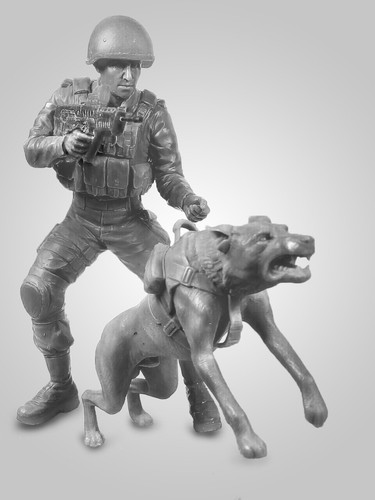ICM 16102 IDF K-9 Unitz ""OKETZ"" con perro. Fuerzas Especiales de Israel, escala 1/16 - Imagen 2 de 12
