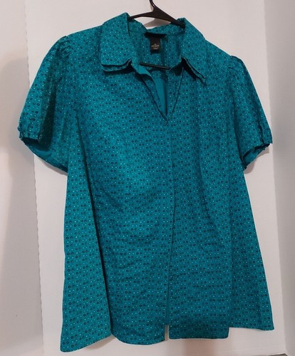 LANE BRYANT  Size 16 Blue Circle Print Short Sleeve Buttondown  Top