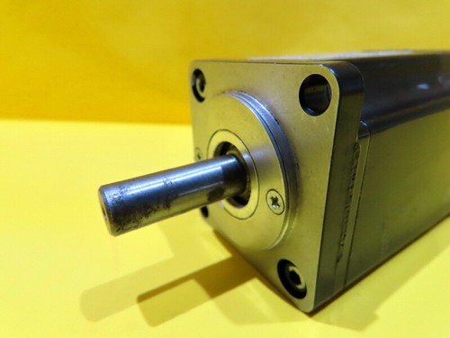 [New Other] YASKAWA / SGMJV-01ADL21 / SERVO MOTOR, 100W, Scratch, Shaft rust,1pc - Picture 4 of 4