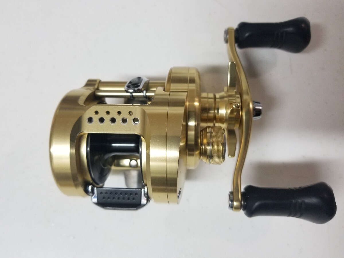 【Molly】 シマノ CALCUTTA CONQUEST 300F Shimano Calcutta Conquest 300F Right Hand Baitcasting Reel