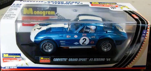 MONOGRAM CORVETTE GRAND SPORT #2 SEBRING '64 NEW HARD BODY SLOT CAR & CASE FLY