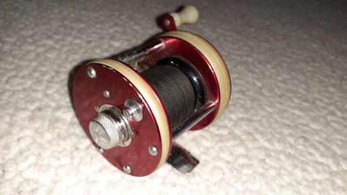 ABU Ambassadeur 2000 Vintage Casting Reel - Red & Ivory - Made in Sweden - Picture 2 of 6