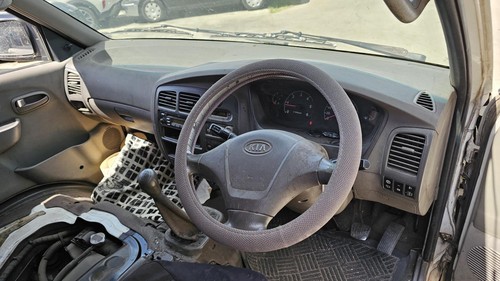 KIA PREGIO CT 08/2002-01/2006 LEFT FRONT DOOR TRIM - Picture 6 of 12
