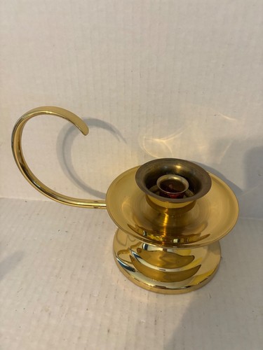 VINTAGE PAIR OF SOLID BRASS CHAMBER CANDLESTICK HOLDERS 6-1/4" HIGH AT HANDLES - Picture 9 of 14