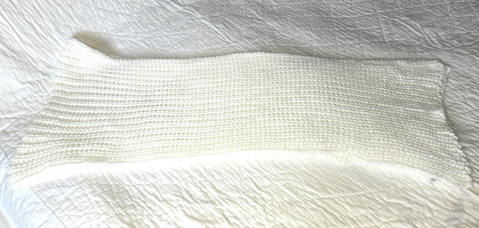 Women's Long White Crocheted Scarf 80" Very Soft Acrylic Charlotte Russe NICE! - Image 4 of 4