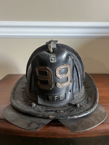 CAIRNS VINTAGE LEATHER FIRE HELMET
