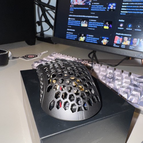 Gently Used Finalmouse Ultralight X Phantom Tiger (Large) - Bild 4 von 8