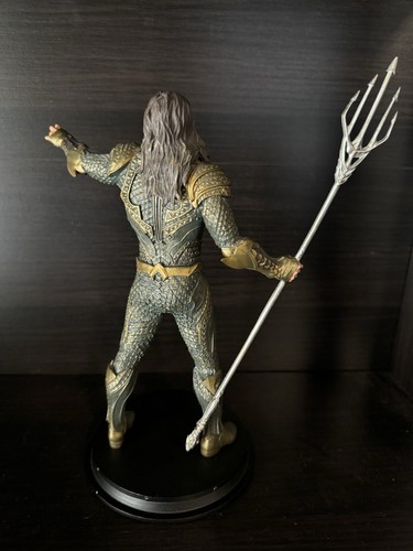 Icon Heroes DC Justice League Jason Mamoa Aquaman Statue Gamestop Excl 2127/3440 - Picture 6 of 8