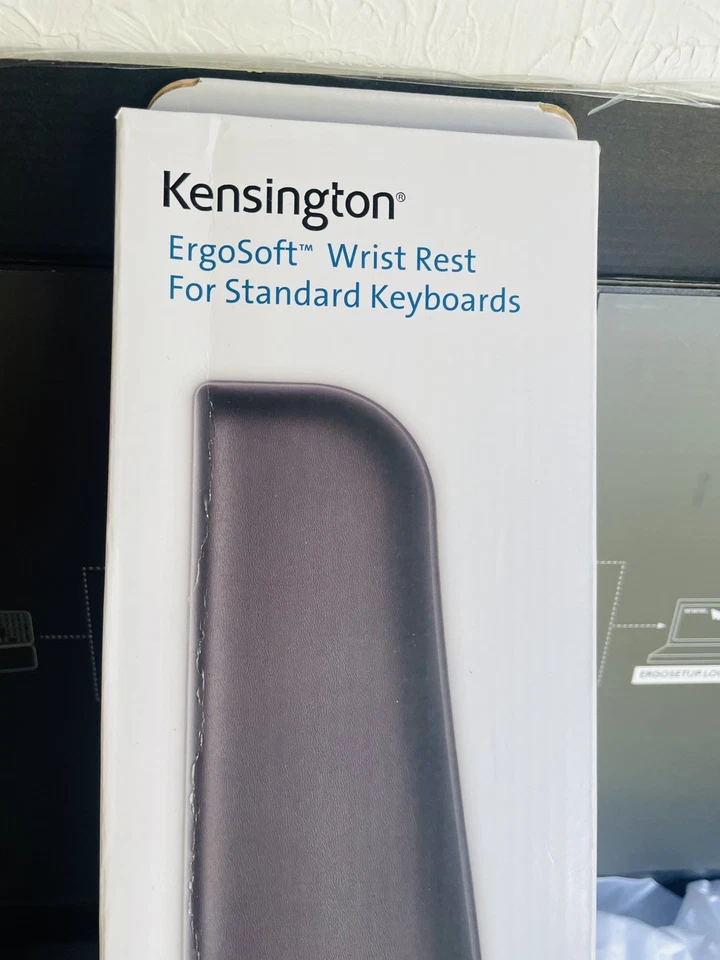 Kensington ErgoSoft Wrist Rest for Standard Keyboards 17" x 3.94" x .6” - Image 2 of 4
