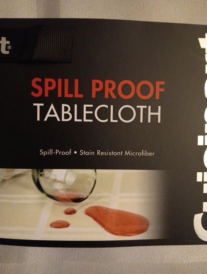 Mantel resistente a manchas a prueba de derrames Cuisinart gris claro 52" × 70" nuevo en bolsa Foto 4 de 4