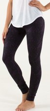 Lululemon wonder under beautiful baroque deep Zinfandel size 6 leggings