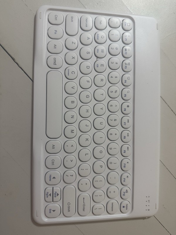 Bluetooth Keyboard- Small And Slim, Easy To Connect, 140+ hours On A Full Charge