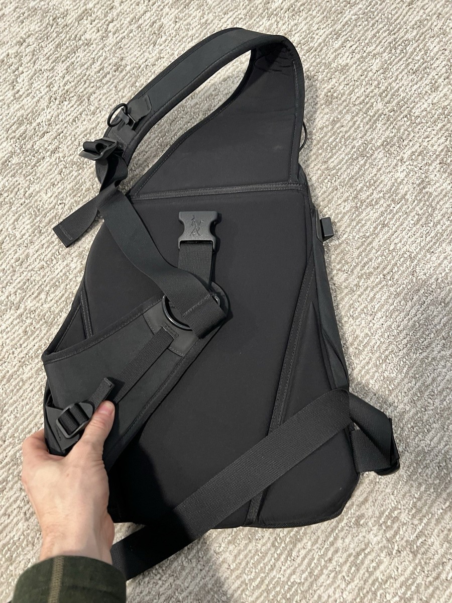 Arc'teryx Quiver Crossbody Sling Bag Black Everyday Carry Travel