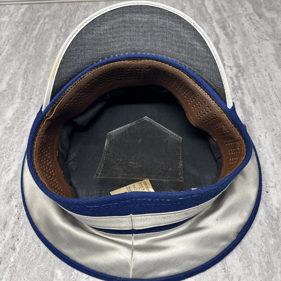 Sombrero de banda de marcha vintage AZUL BLANCO tono plata emblema de arpa Ostwald headware Foto 3 de 4