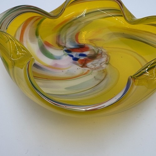 Cenicero de vidrio artístico vintage diseño remolino amarillo - Imagen 3 de 4