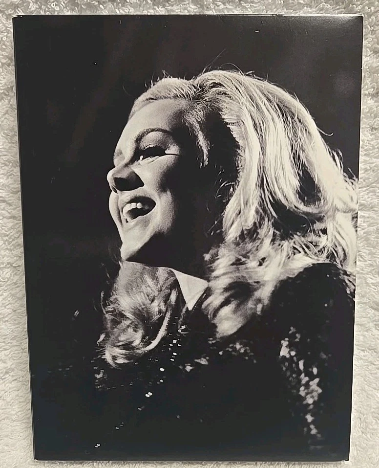 Adele: Live at the Royal Albert Hall (2011 XL Recordings 2 Disk DVD & CD) - Image 3 of 4